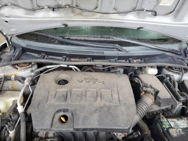 Toyota Corolla Base Image 8