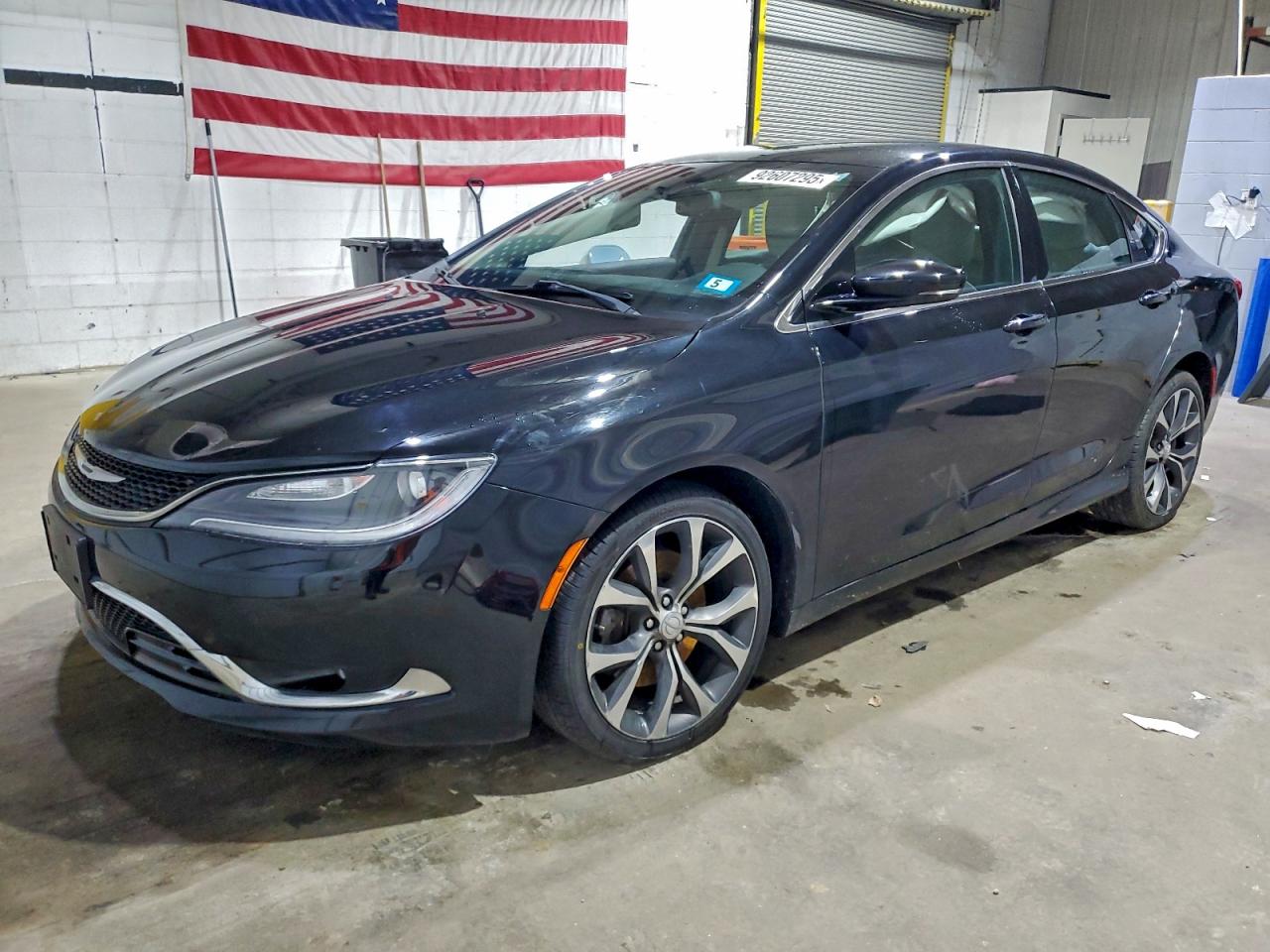 Chrysler 200 C Image 1