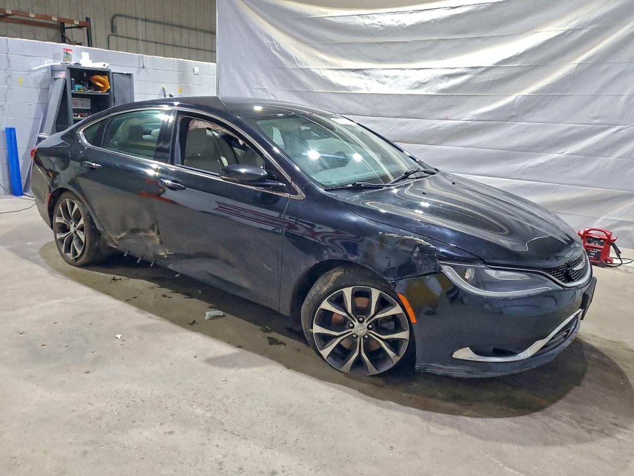Chrysler 200 C Image 5