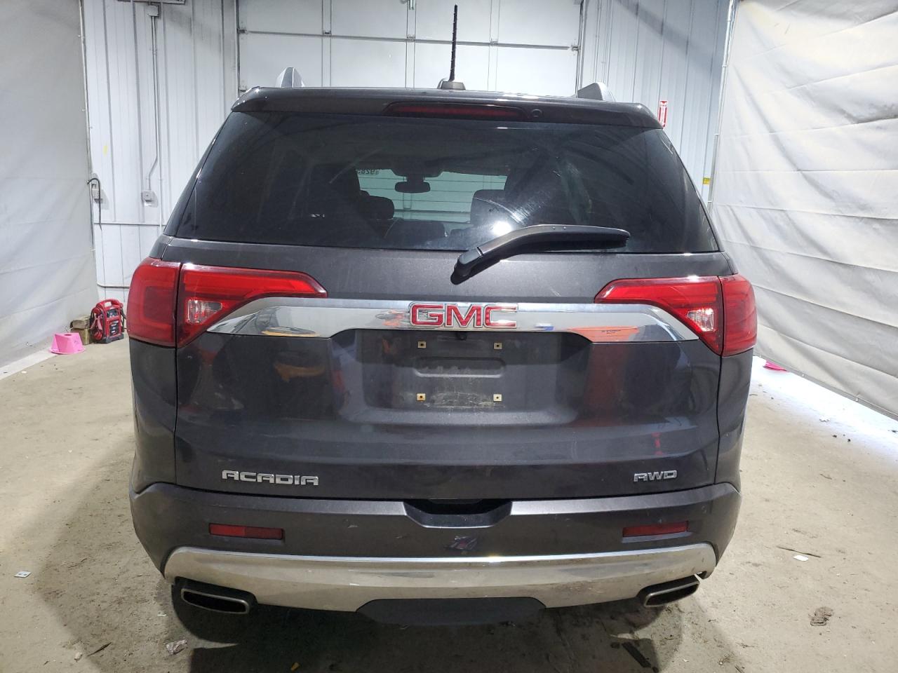 GMC Acadia Denali Image 10