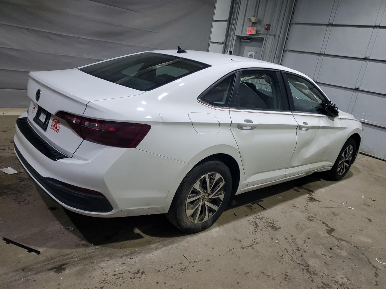 Volkswagen Jetta S Image 3