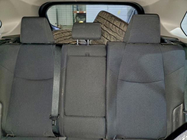 Toyota RAV4 Le Image 11