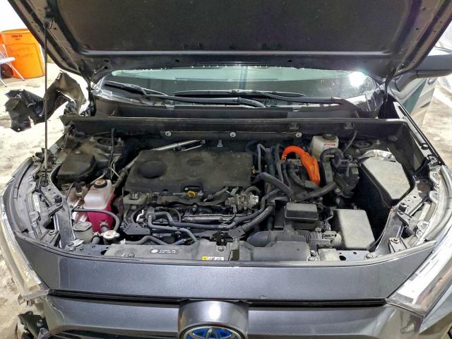 Toyota RAV4 Le Image 13