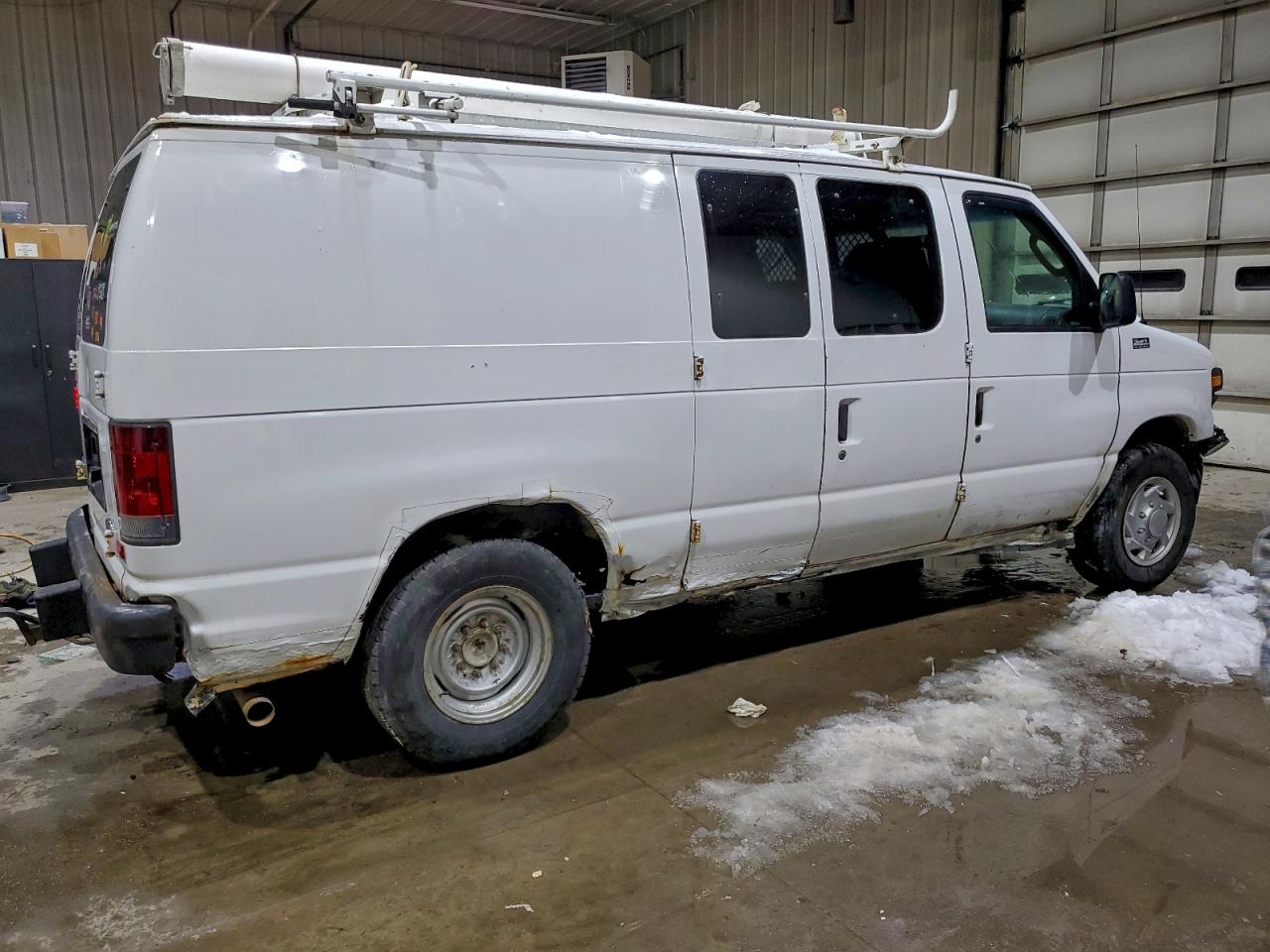 Ford E-250 E250 Van Image 12