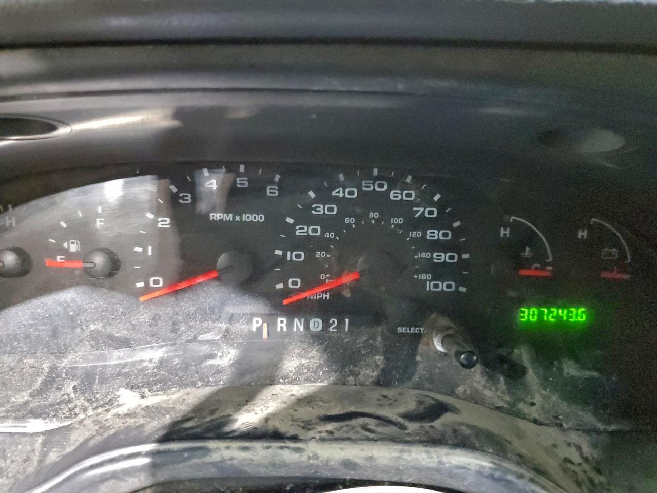 Ford E-250 E250 Van Image 3