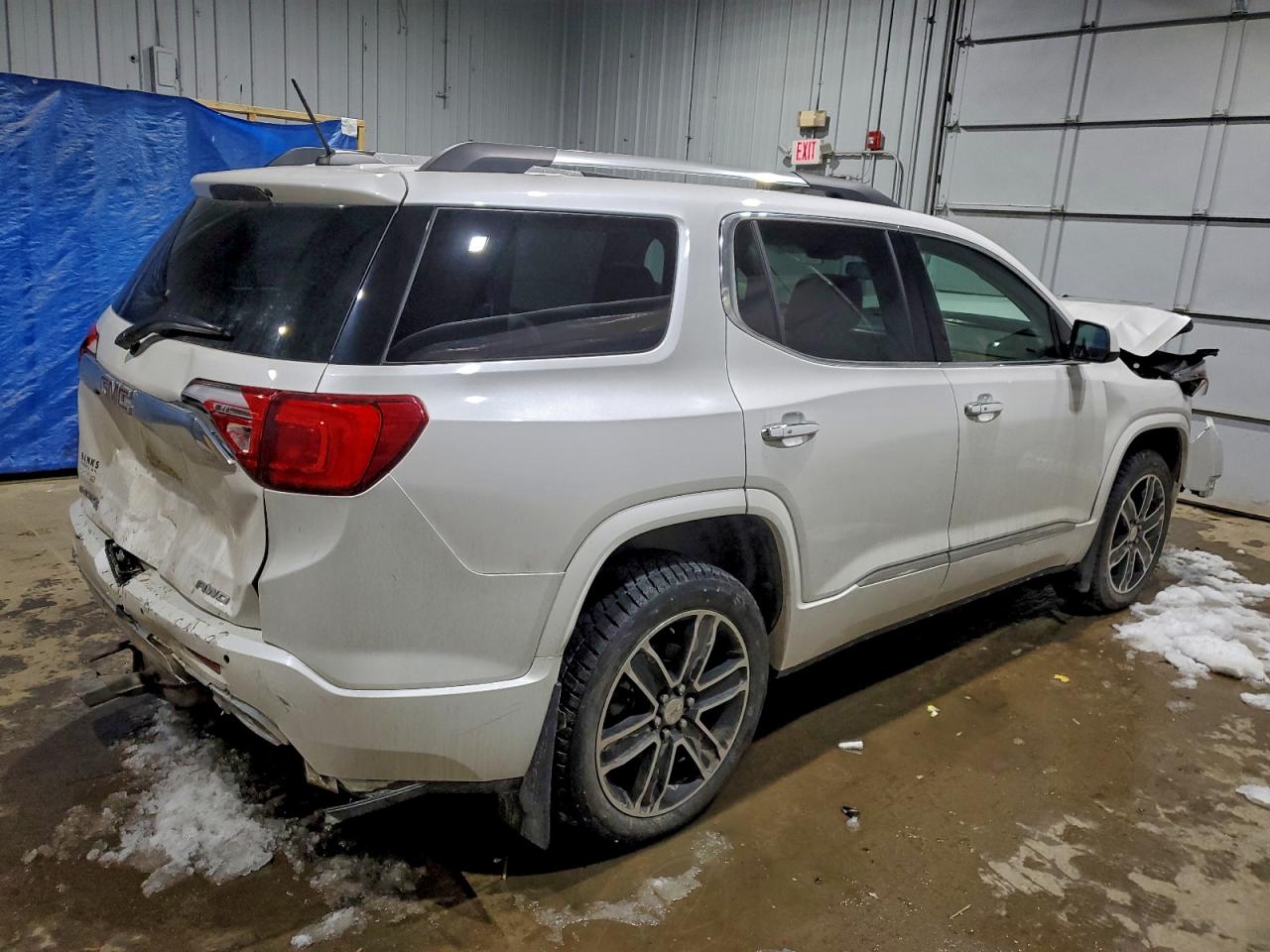GMC Acadia Denali Image 3