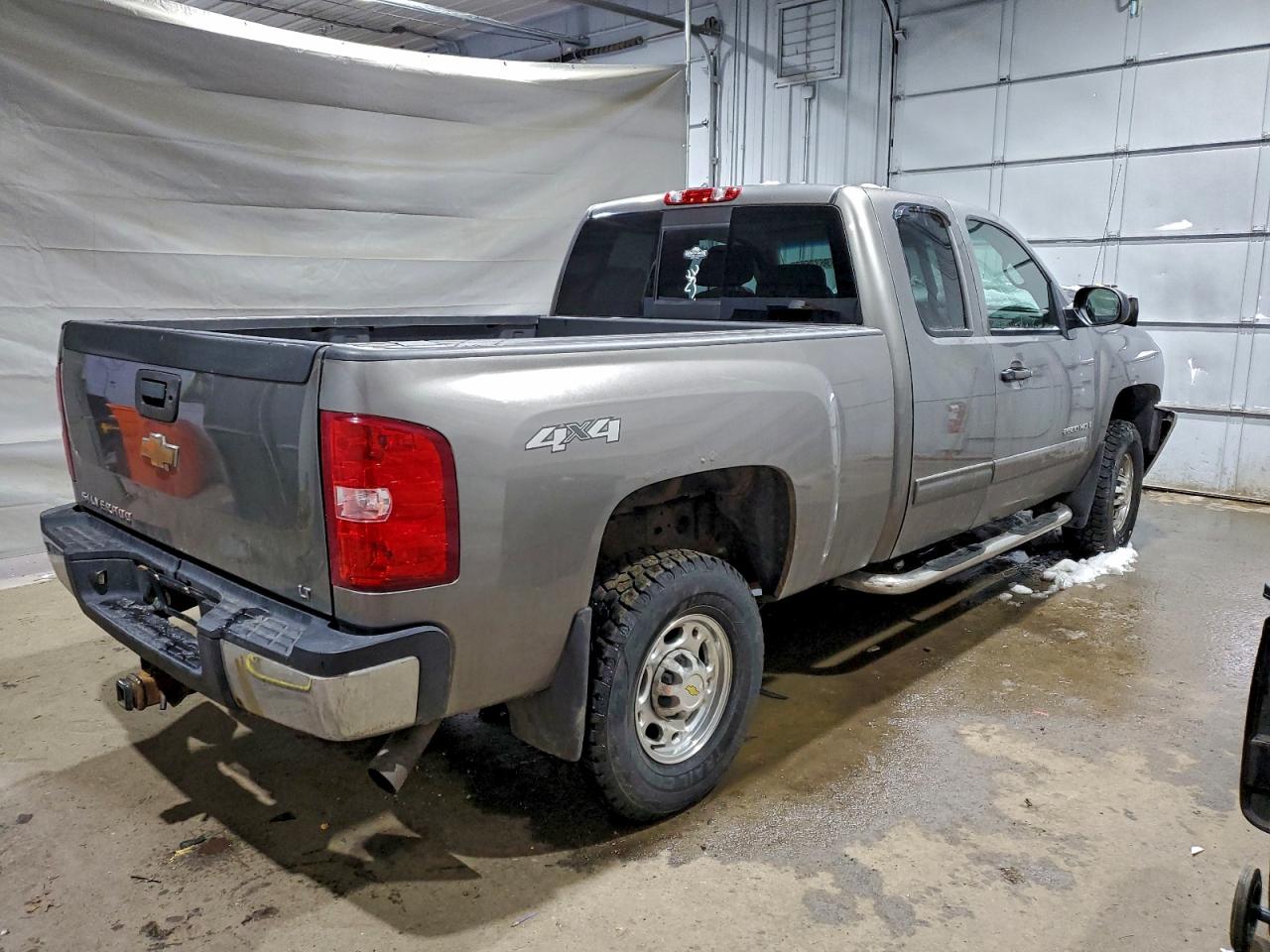 Chevrolet Silverado K2500 Heavy Duty Image 8