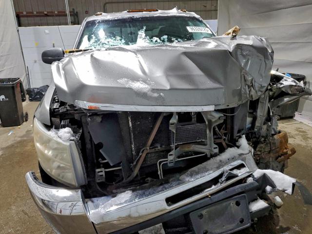 Chevrolet Silverado K2500 Heavy Duty Image 11