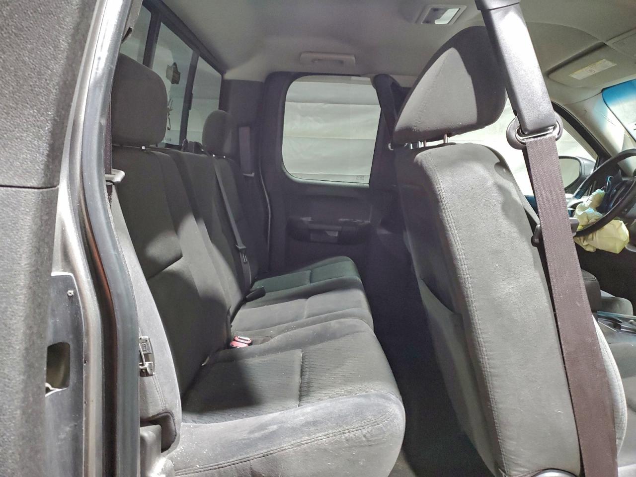 Chevrolet Silverado K2500 Heavy Duty Image 6