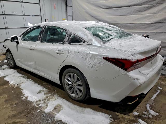 Toyota Avalon Xle Image 2