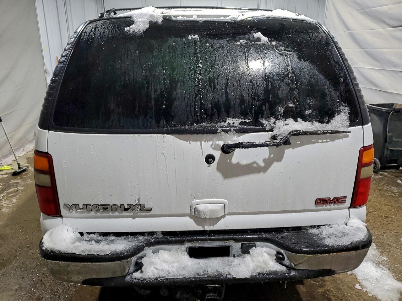 GMC Yukon C1500 Image 9