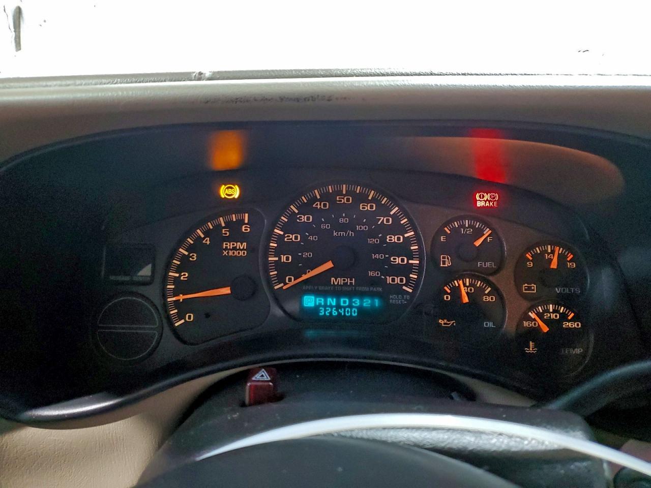 GMC Yukon C1500 Image 12