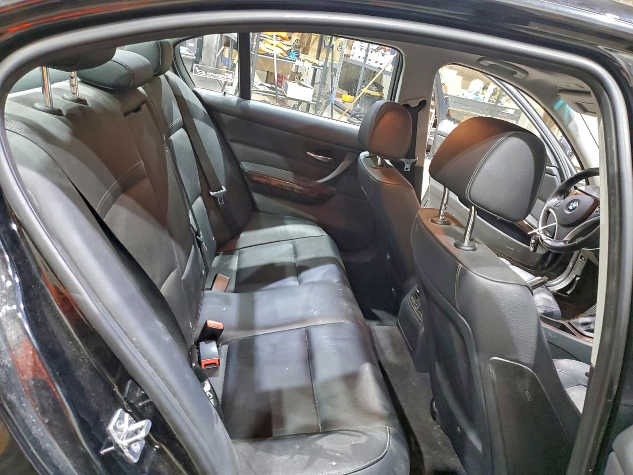 BMW 3 Series Xi Image 12