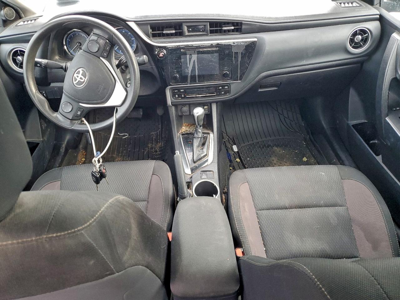 Toyota Corolla L Image 6