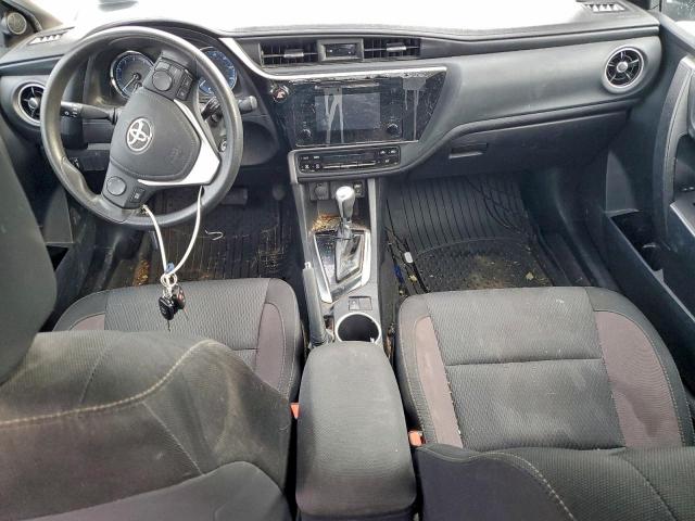 Toyota Corolla L Image 6