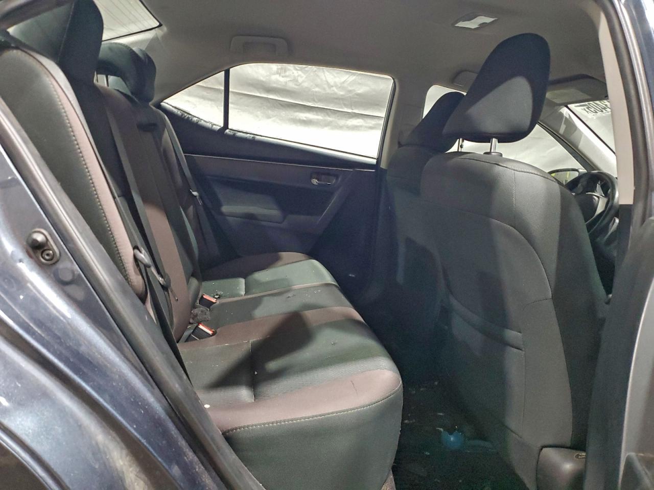 Toyota Corolla L Image 10