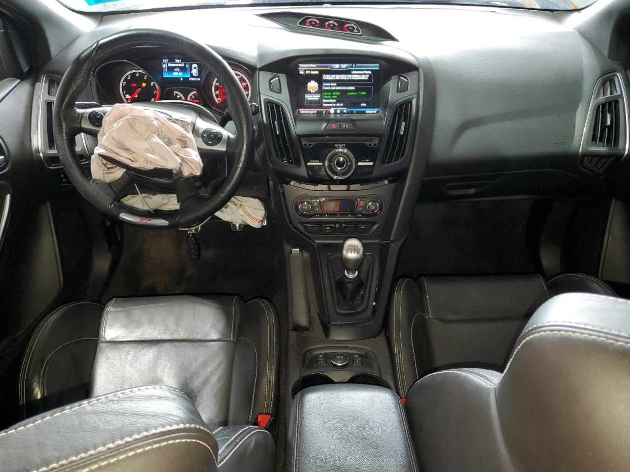 Ford Focus St Image 8