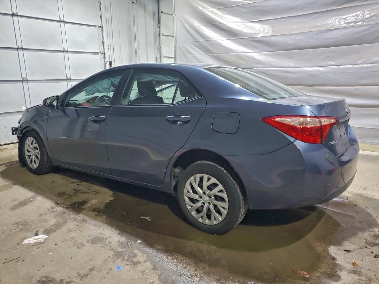 Toyota Corolla L Image 9