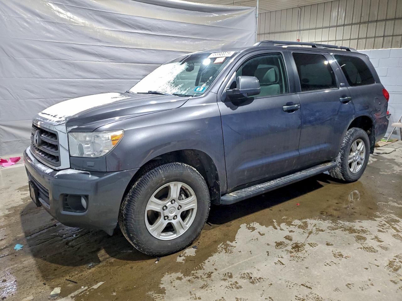 Toyota Sequoia Sr5 Image 1