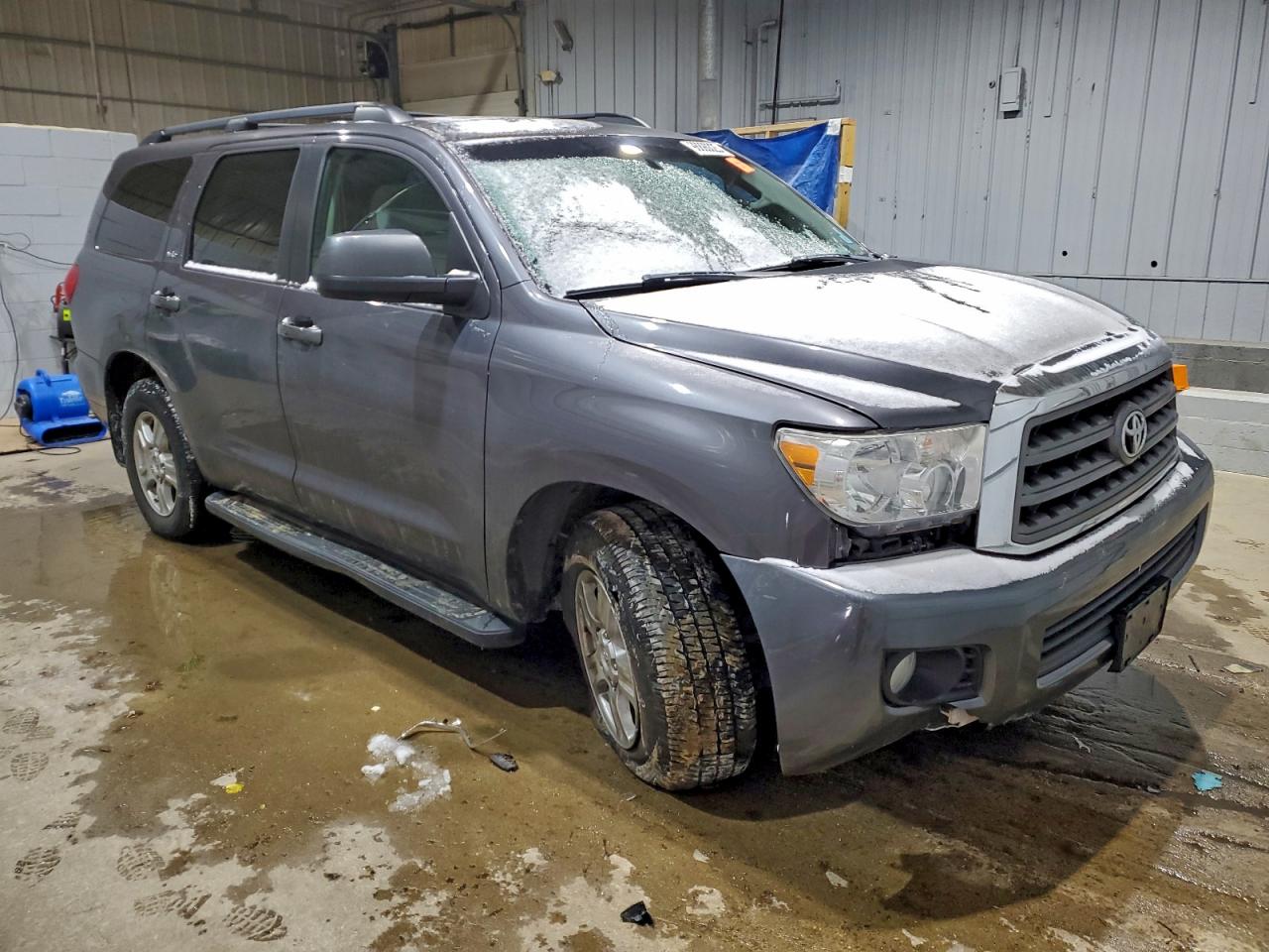 Toyota Sequoia Sr5 Image 2