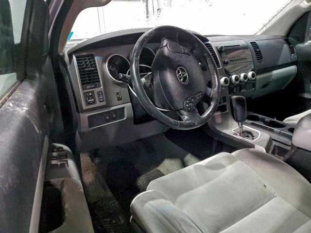 Toyota Sequoia Sr5 Image 10