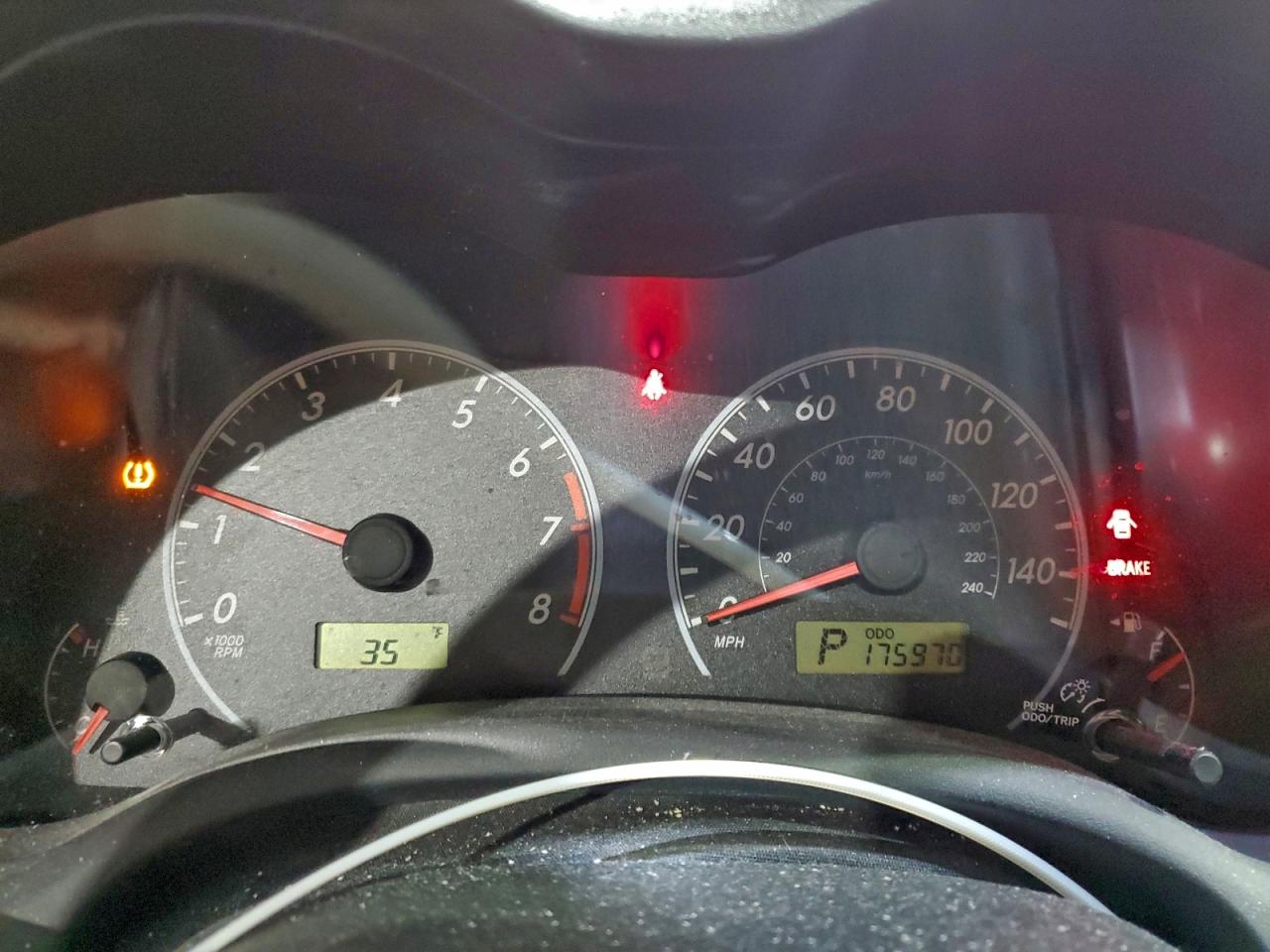 Toyota Corolla Base Image 3