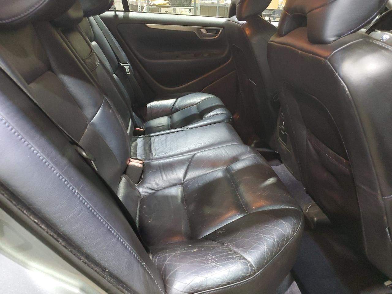 Volvo S60 R Image 10