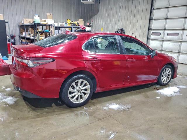 Toyota Camry Le Image 4