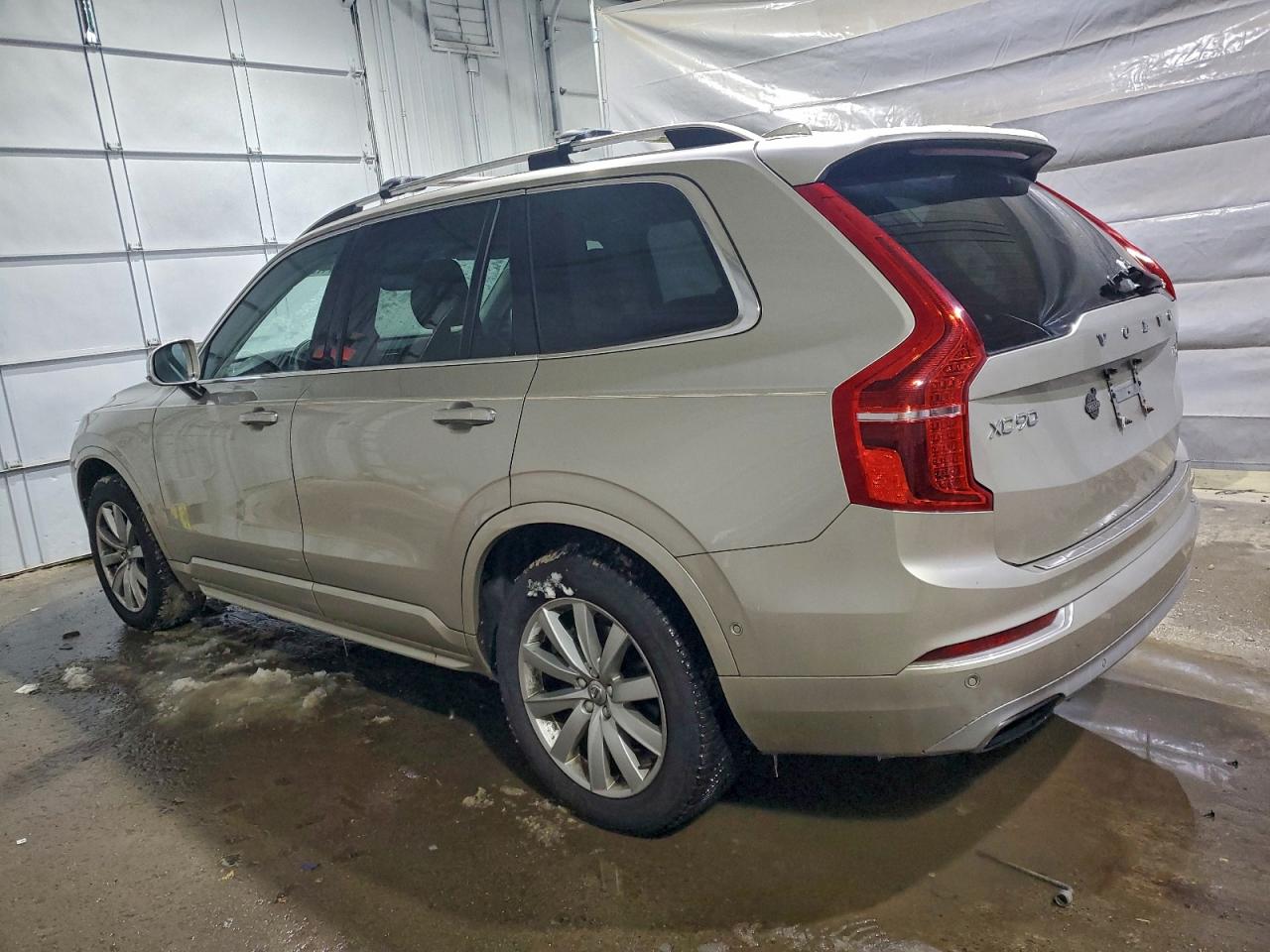 Volvo XC90 T6 Image 11