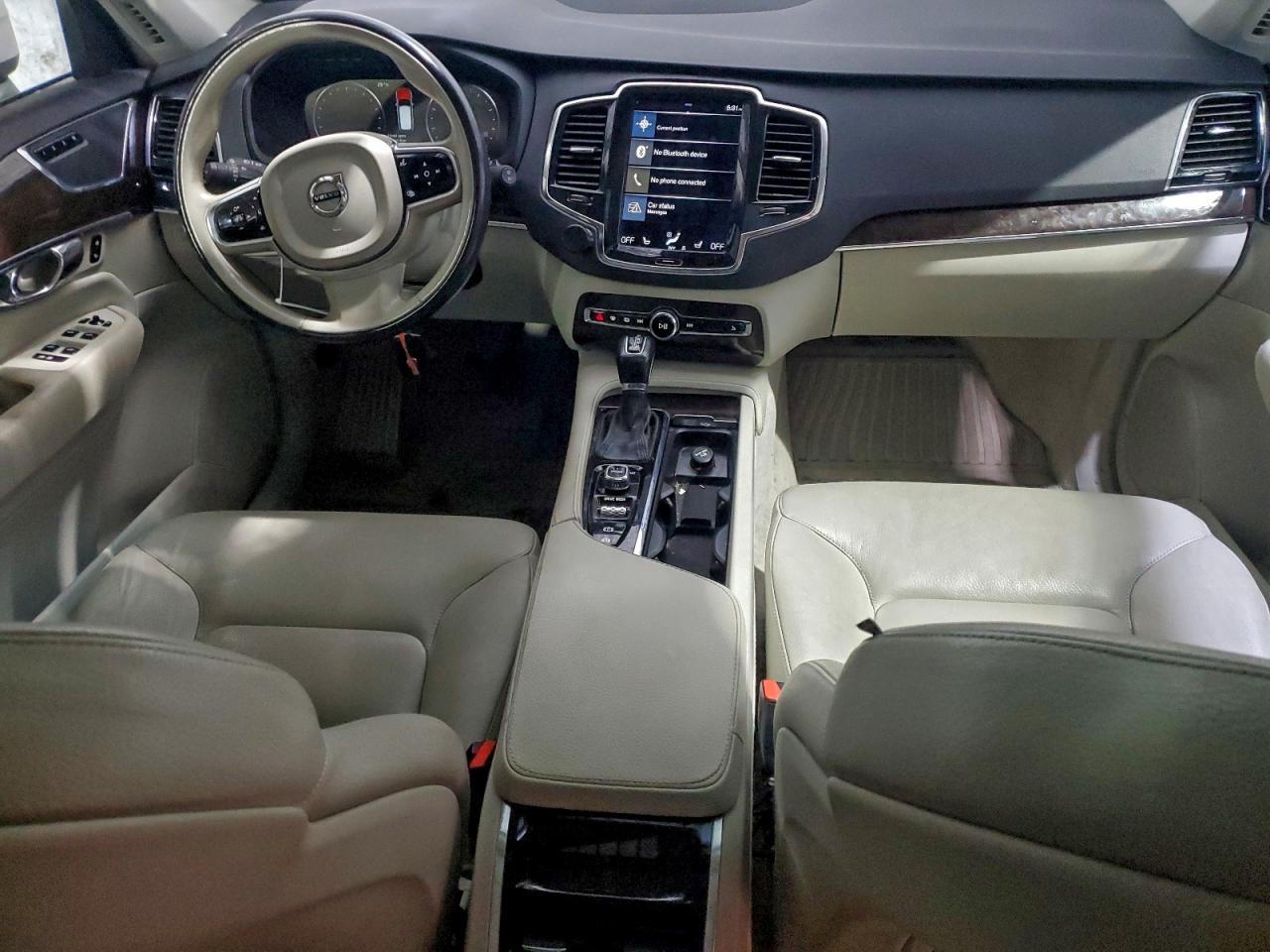 Volvo XC90 T6 Image 7