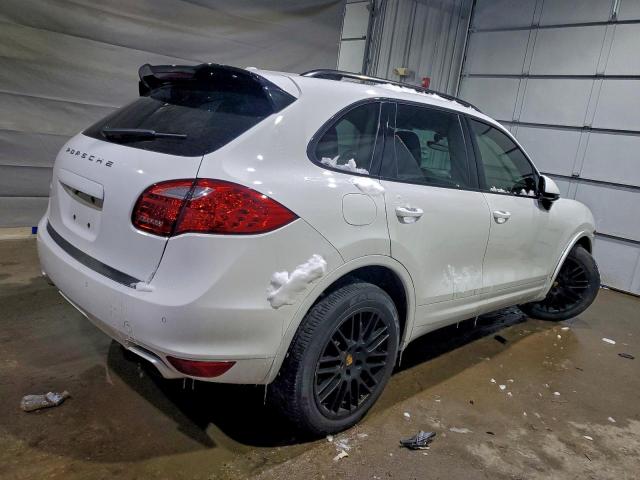 Porsche Cayenne S Hybrid Image 12