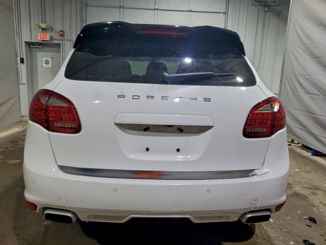 Porsche Cayenne S Hybrid Image 2