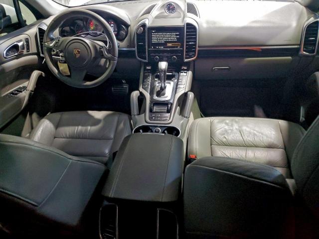 Porsche Cayenne S Hybrid Image 8