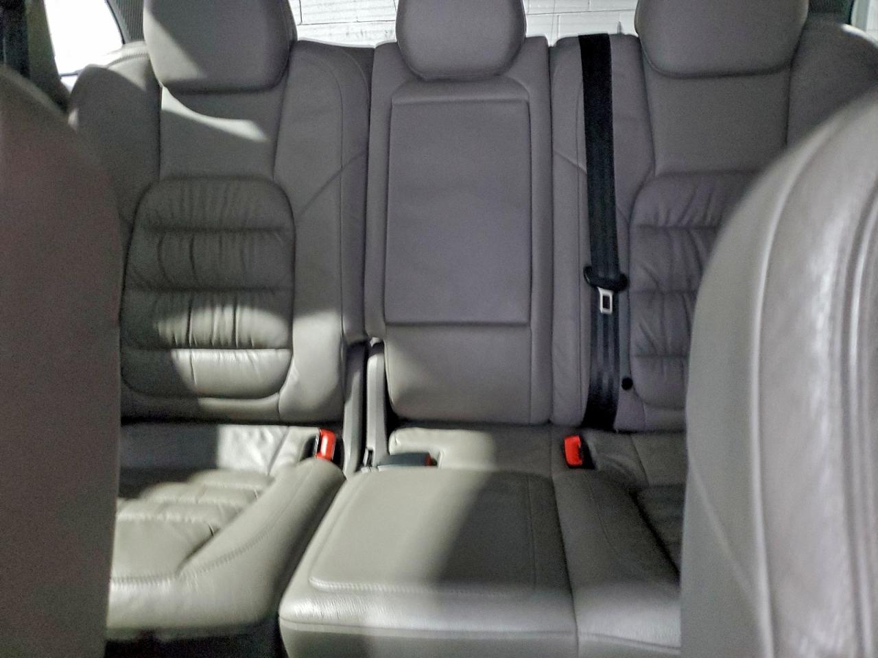 Porsche Cayenne S Hybrid Image 13