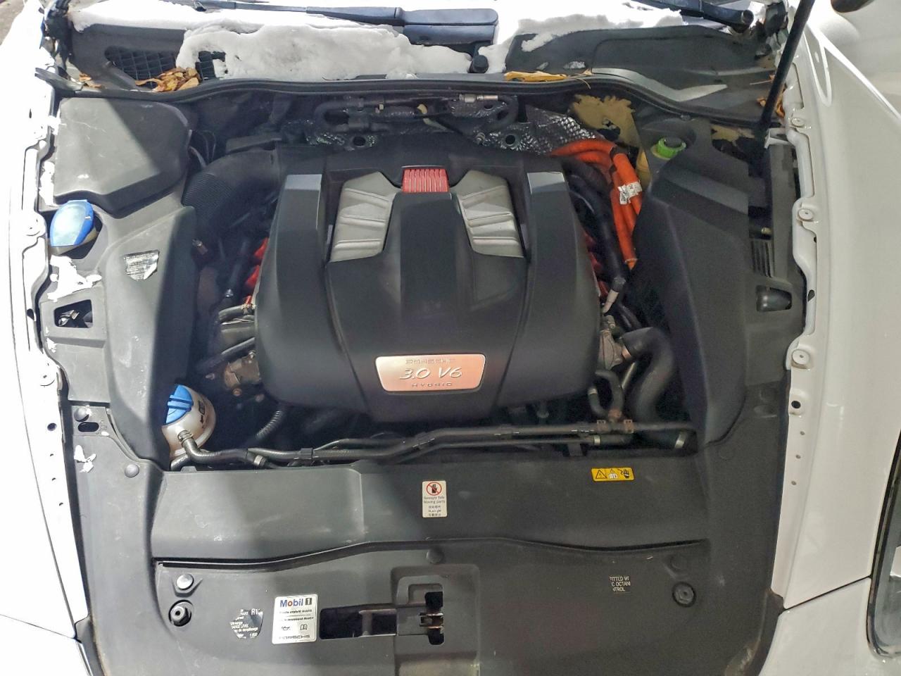 Porsche Cayenne S Hybrid Image 11