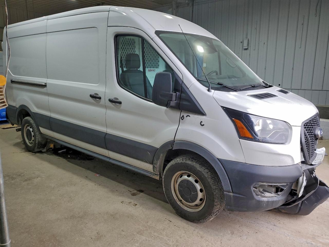 Ford Transit T-250 Image 6