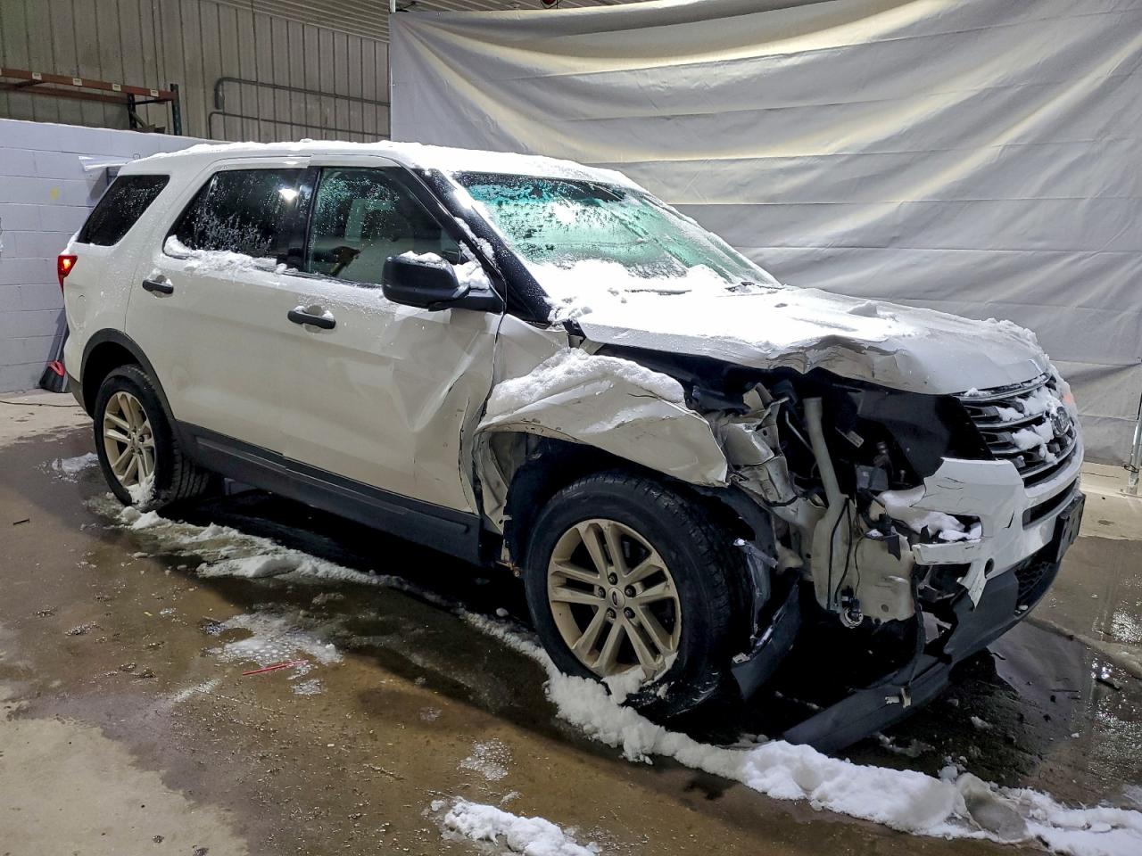 Ford Explorer Image 2