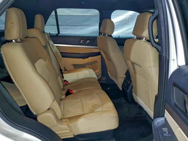 Ford Explorer Image 13