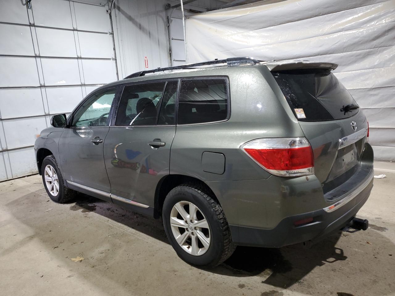 Toyota Highlander Base Image 3