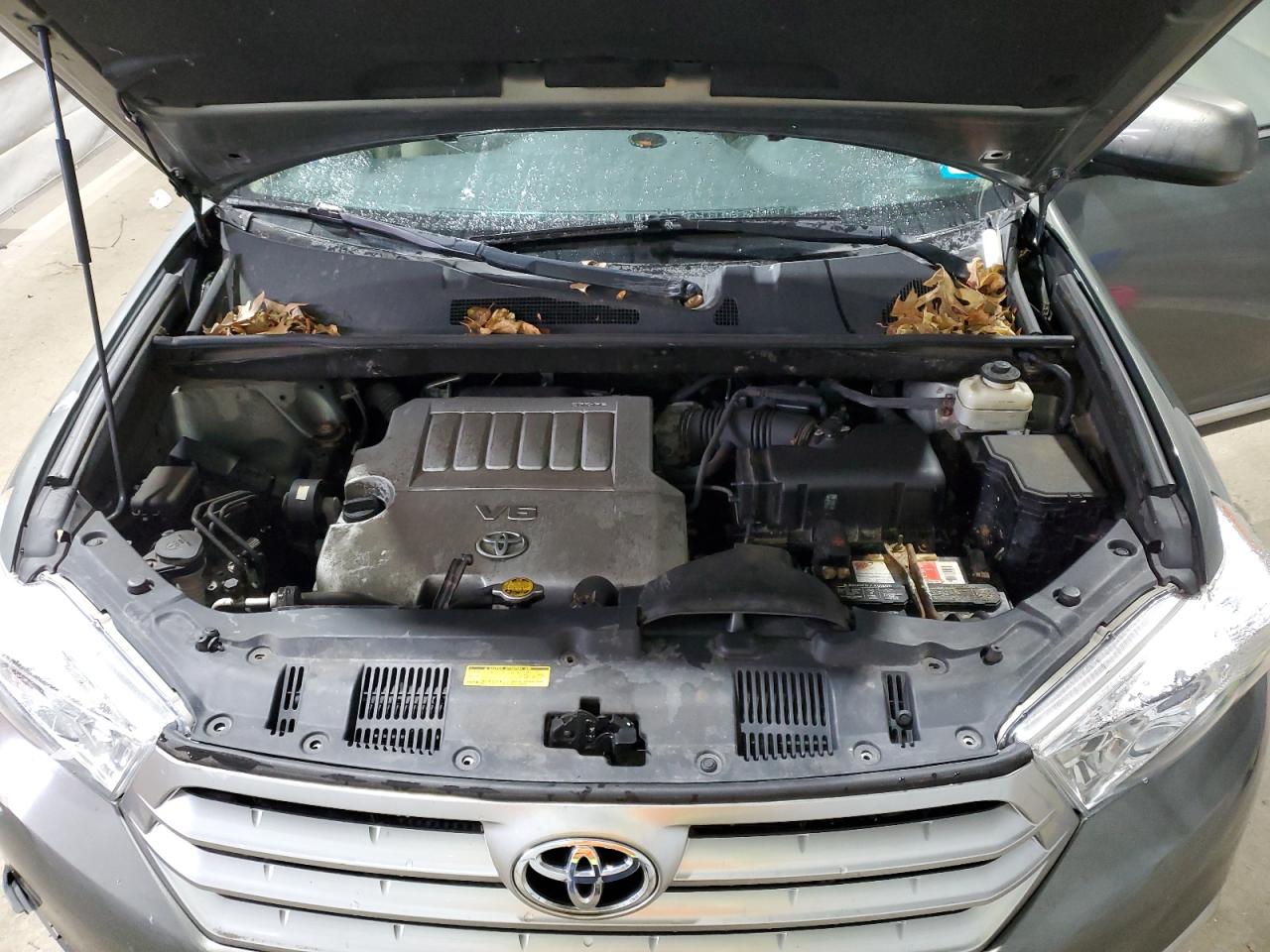 Toyota Highlander Base Image 7