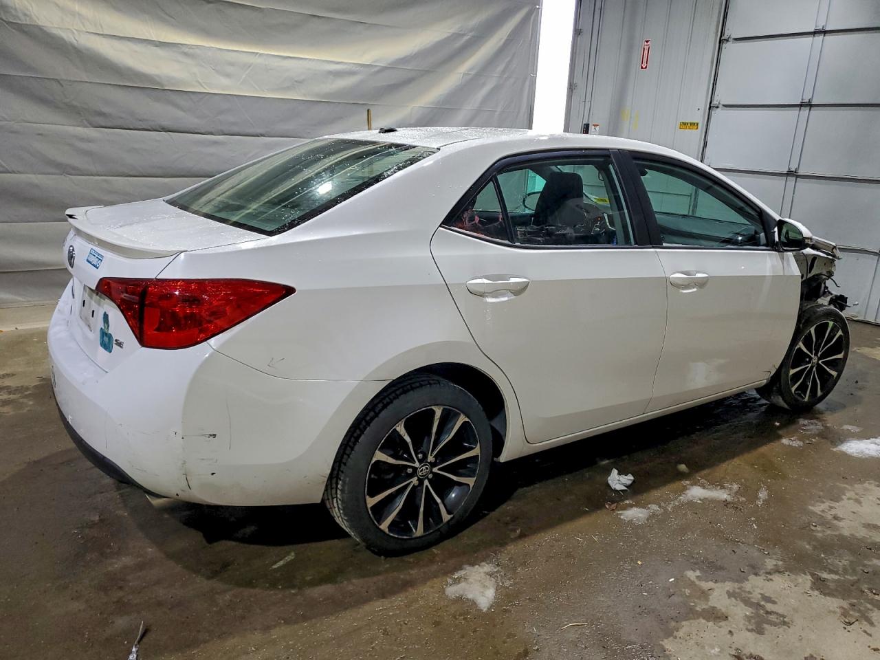 Toyota Corolla L Image 6