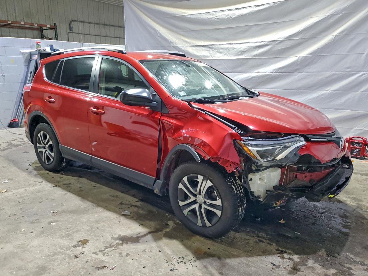 Toyota RAV4 Le Image 14