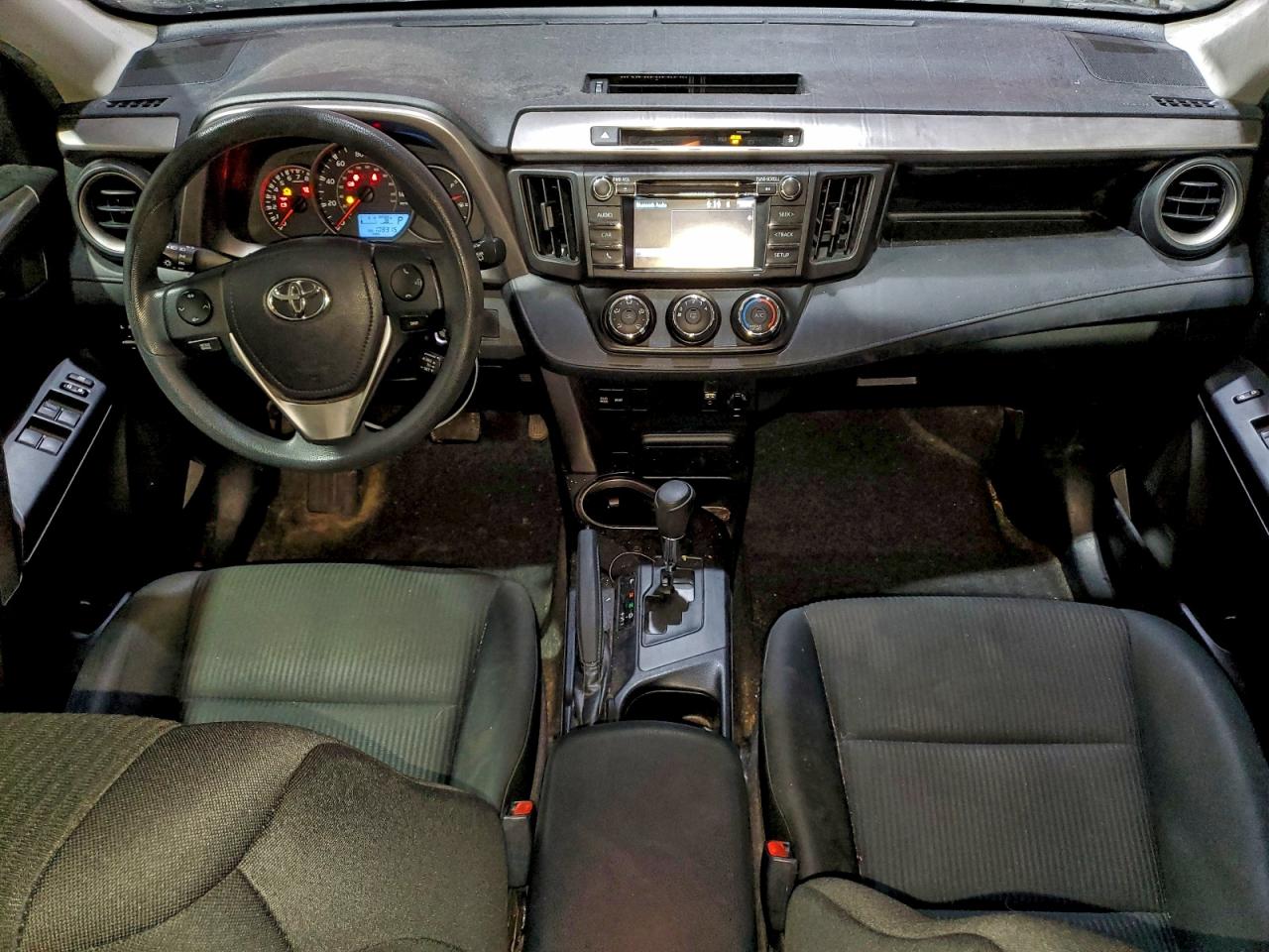 Toyota RAV4 Le Image 2