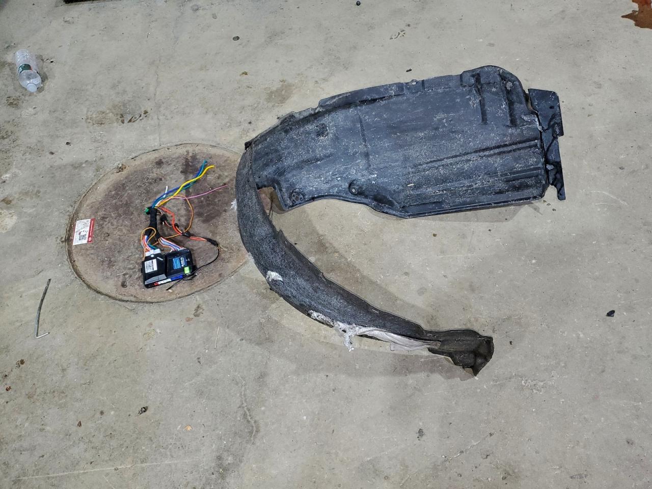 Toyota RAV4 Le Image 8