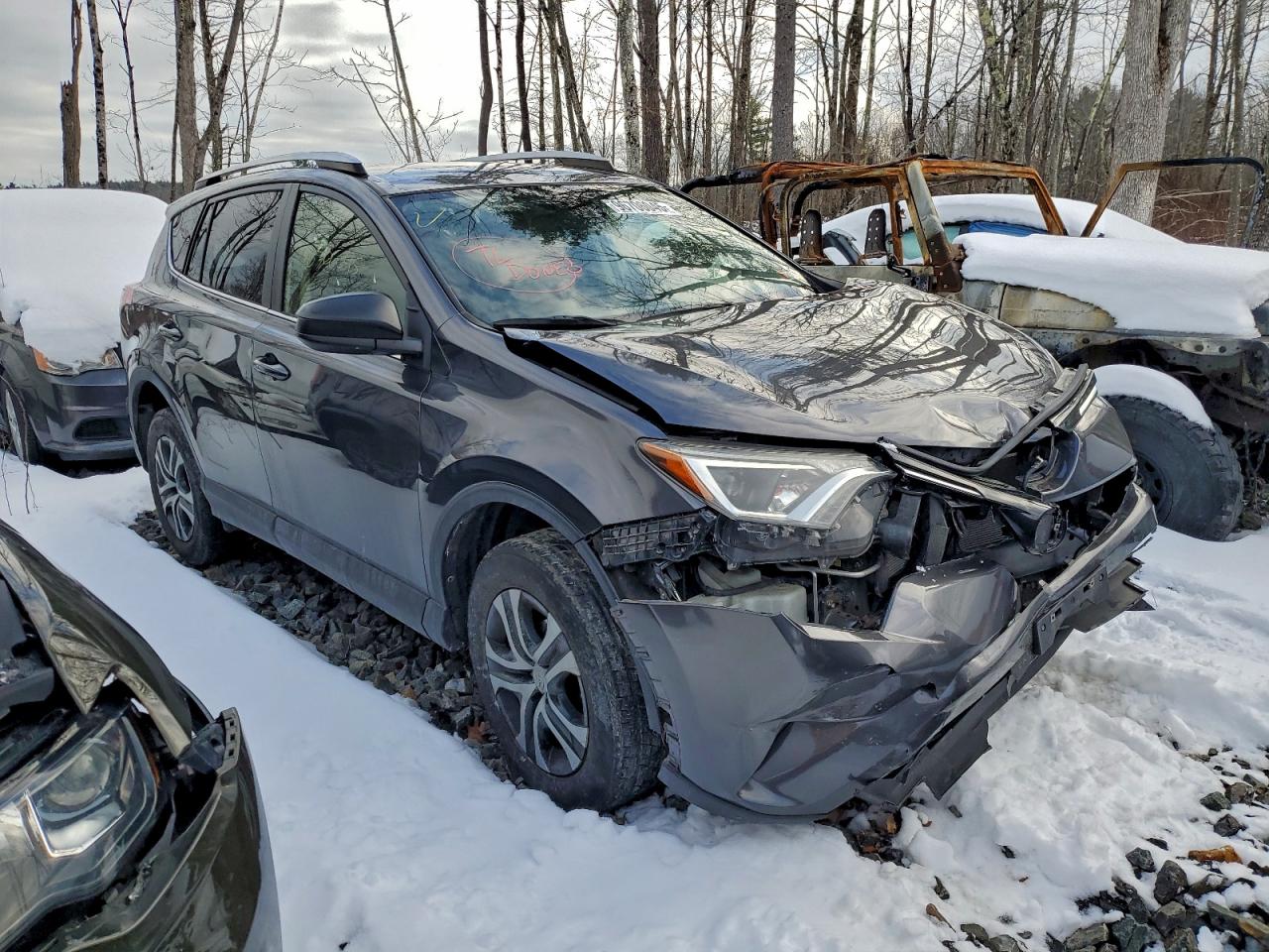 Toyota RAV4 Le Image 6