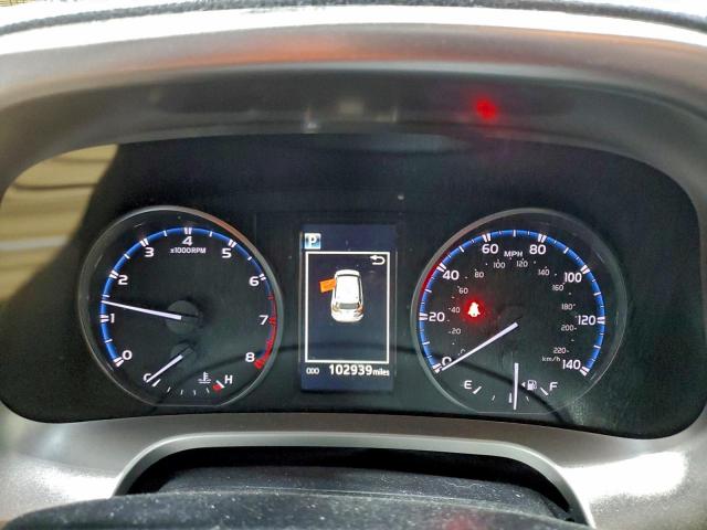 Toyota RAV4 Le Image 10