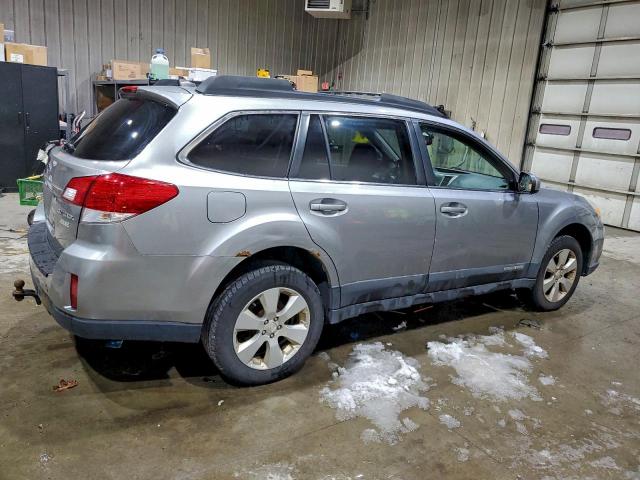 Subaru Outback 2.5i Limited Image 3