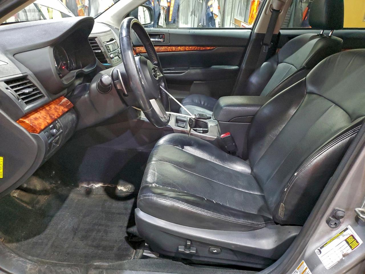 Subaru Outback 2.5i Limited Image 4