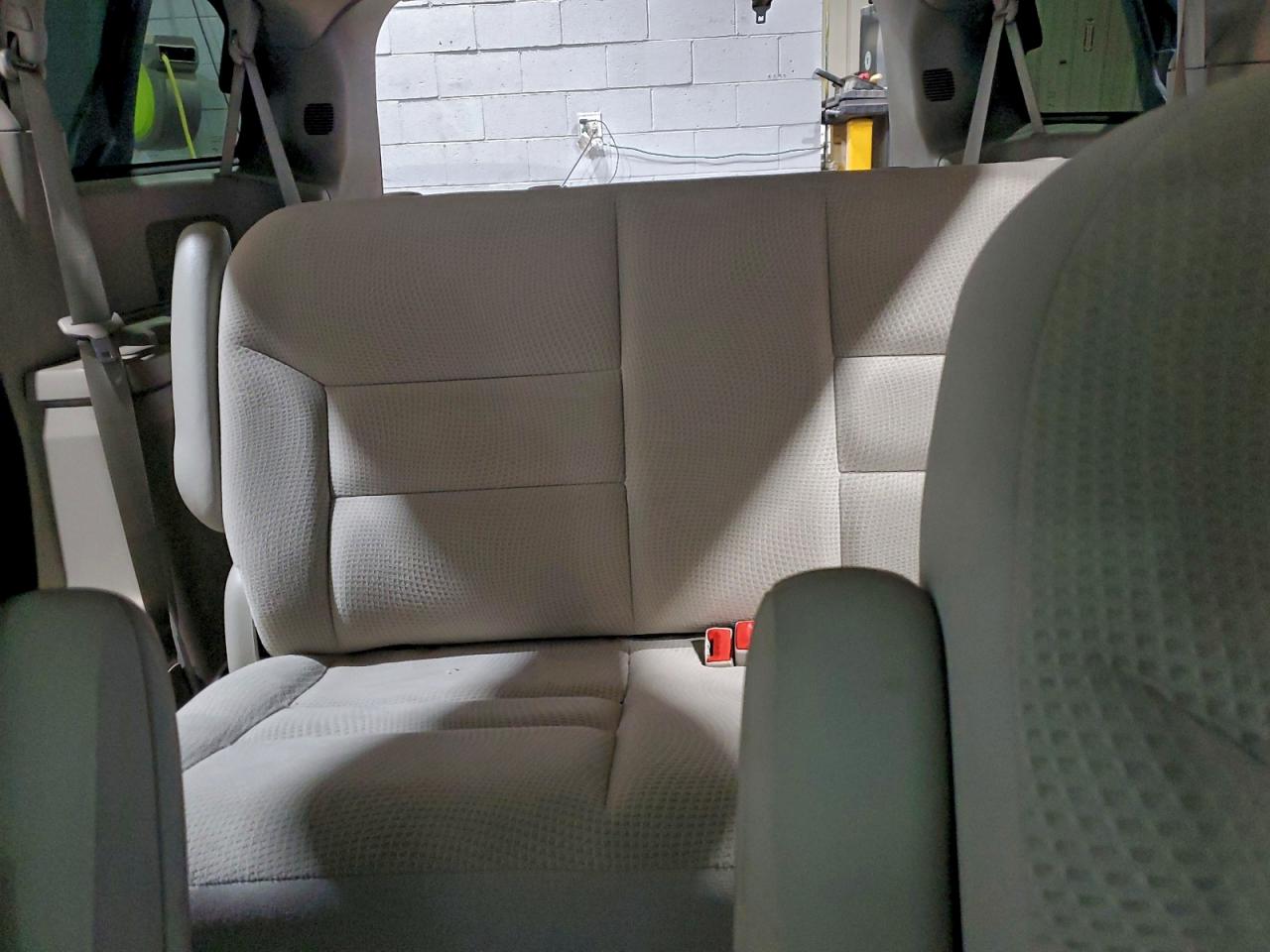 Dodge Caravan Se Image 6