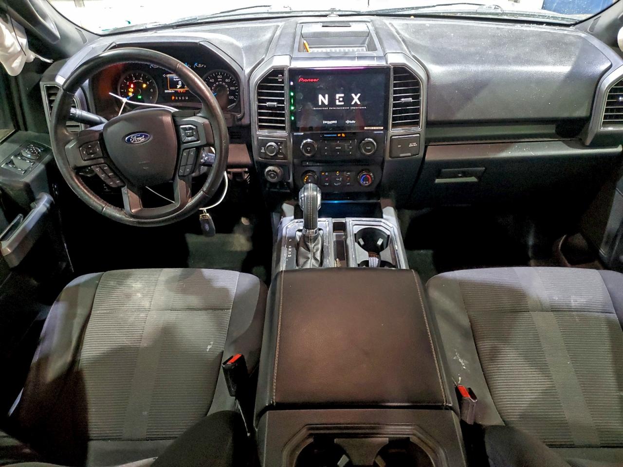 Ford F-150 Supercrew Image 7